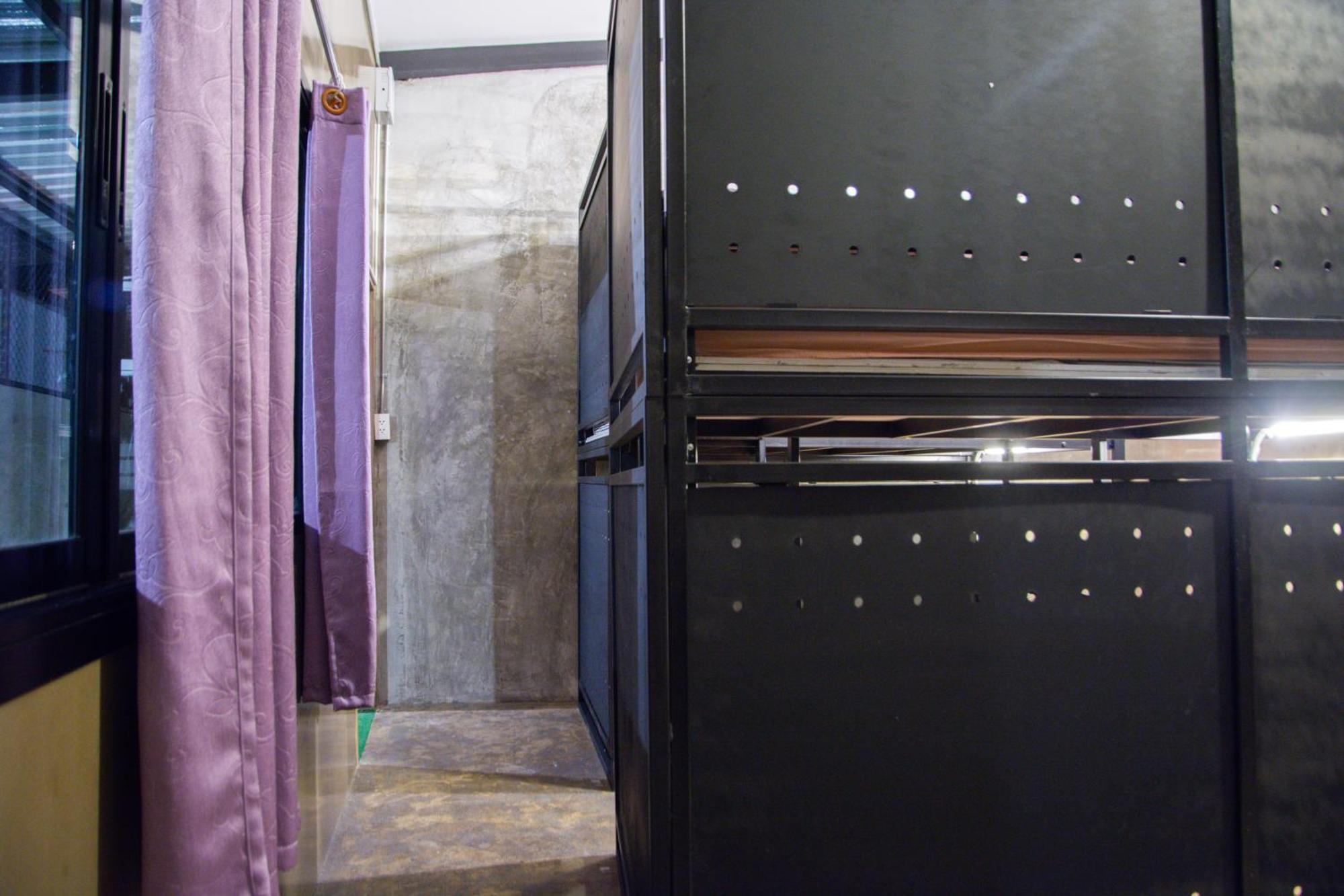 Area81 Hideout Hostel Bangkok Exterior foto