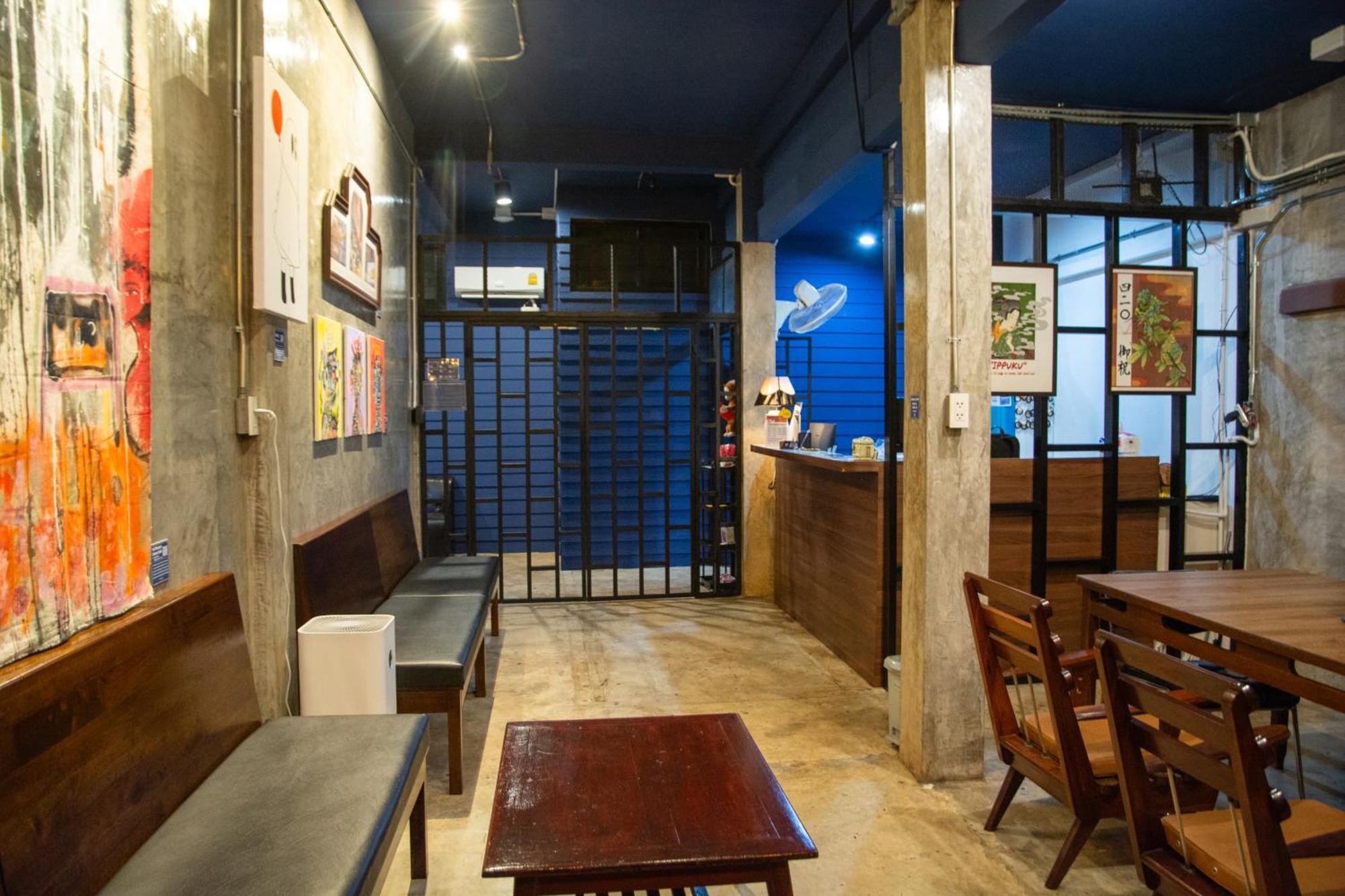 Area81 Hideout Hostel Bangkok Exterior foto